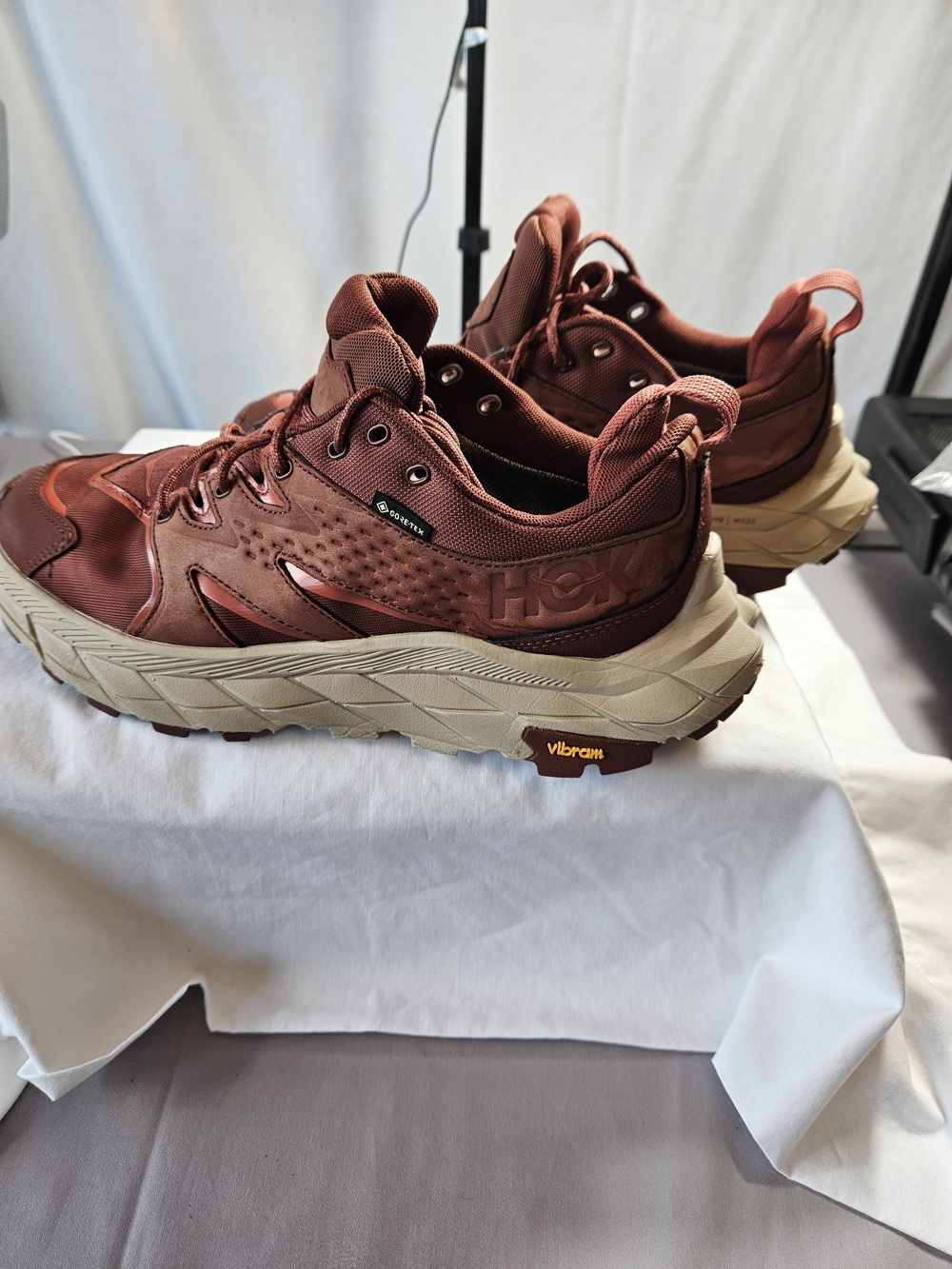 Hoka Goretex Men's Rust/Burgundy Trail Sneakers Size 8.5B Perfect For Outdoors